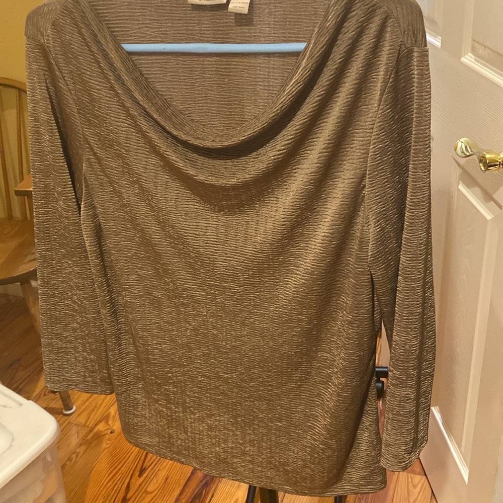 Chico’s Gold Metalic top - dress up or down - like new Chico’s size 1- woman’s M